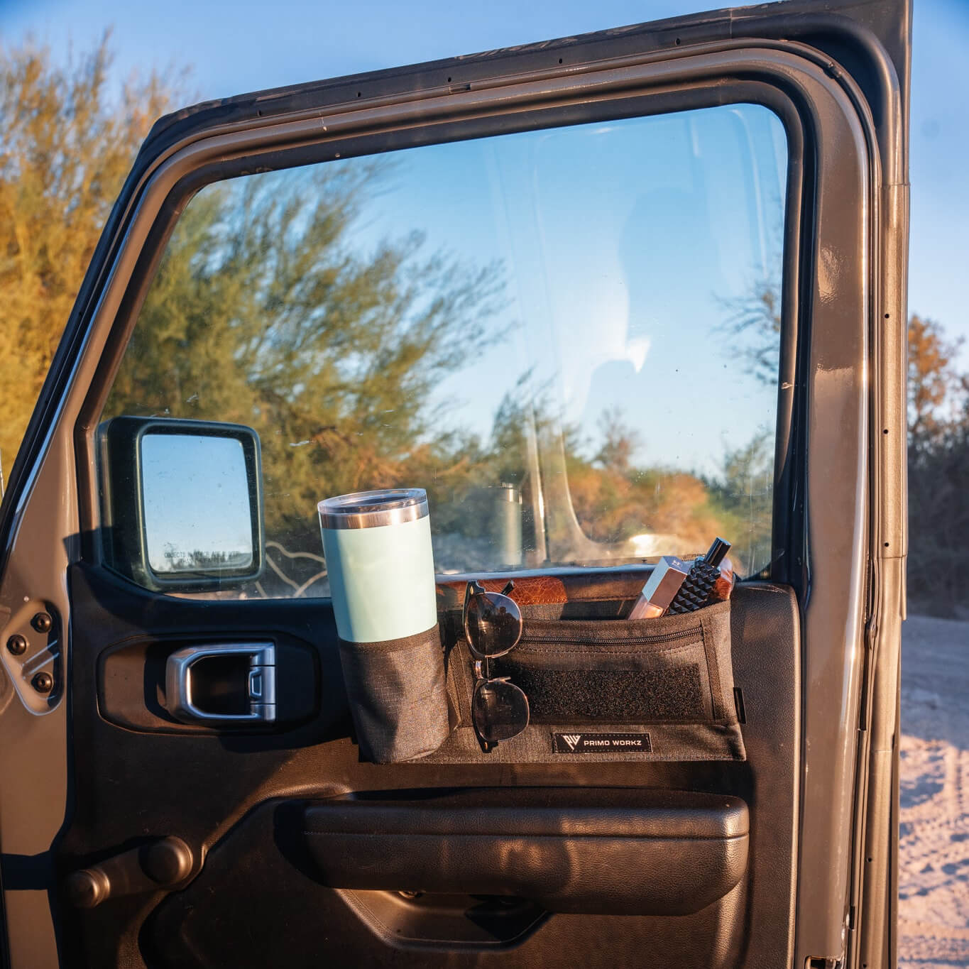 #choose-style_passenger-side-+-cup-holder