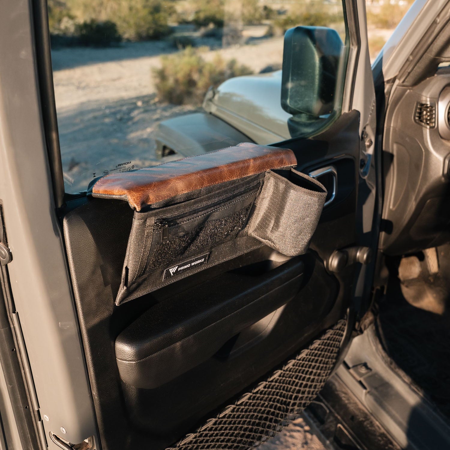 #choose-style_driver-side-+-cup-holder